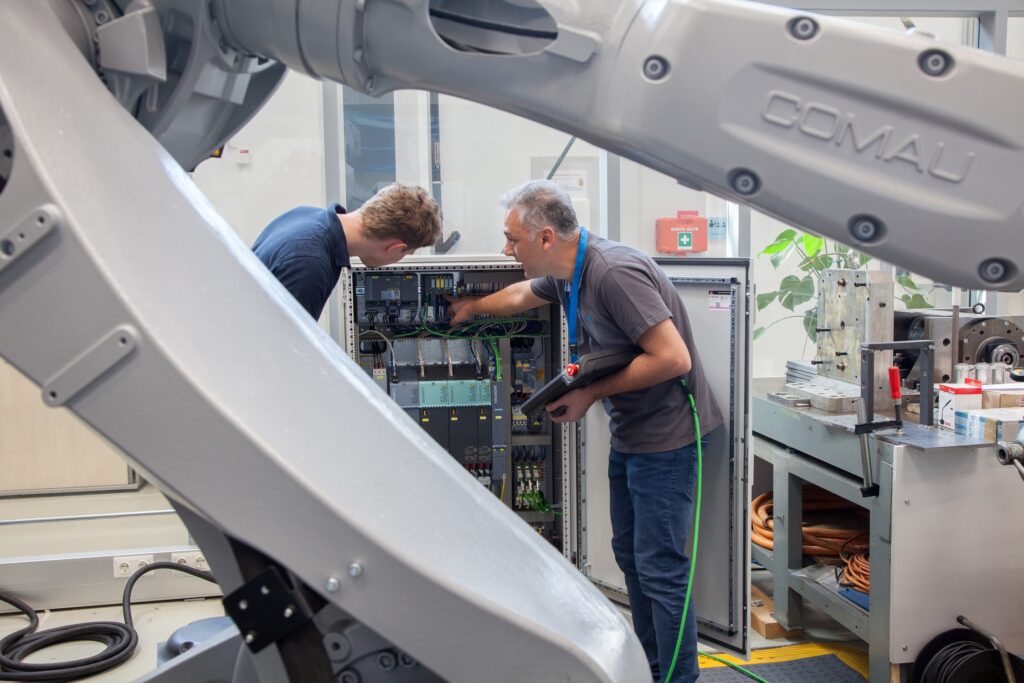 Einrichten eines Roboters mit der Siemens-CNC-Steuerung SINUMERIK ONE