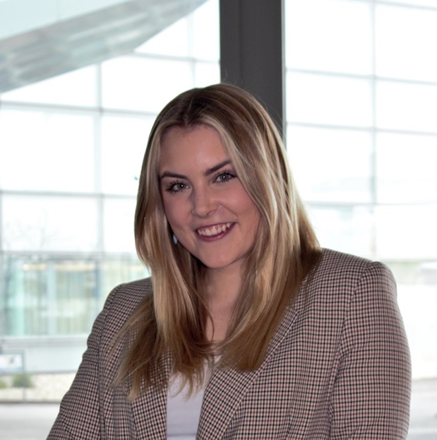 Jasmin K&ouml;hler, Produktmanagerin bei Siemens im Bereich industrielle Stromversorgungen