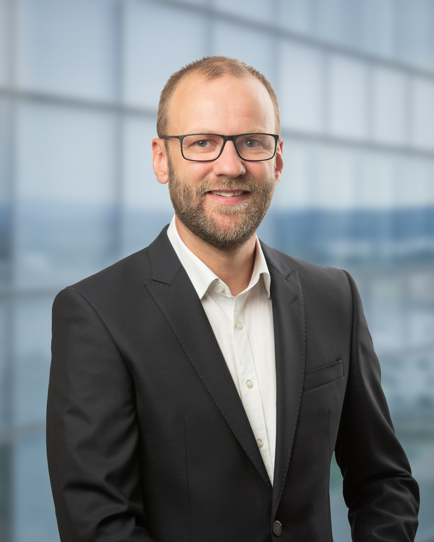 Business-Portr&auml;tfoto von Thomas Anzengruber, Sales Masnager bei Siemens